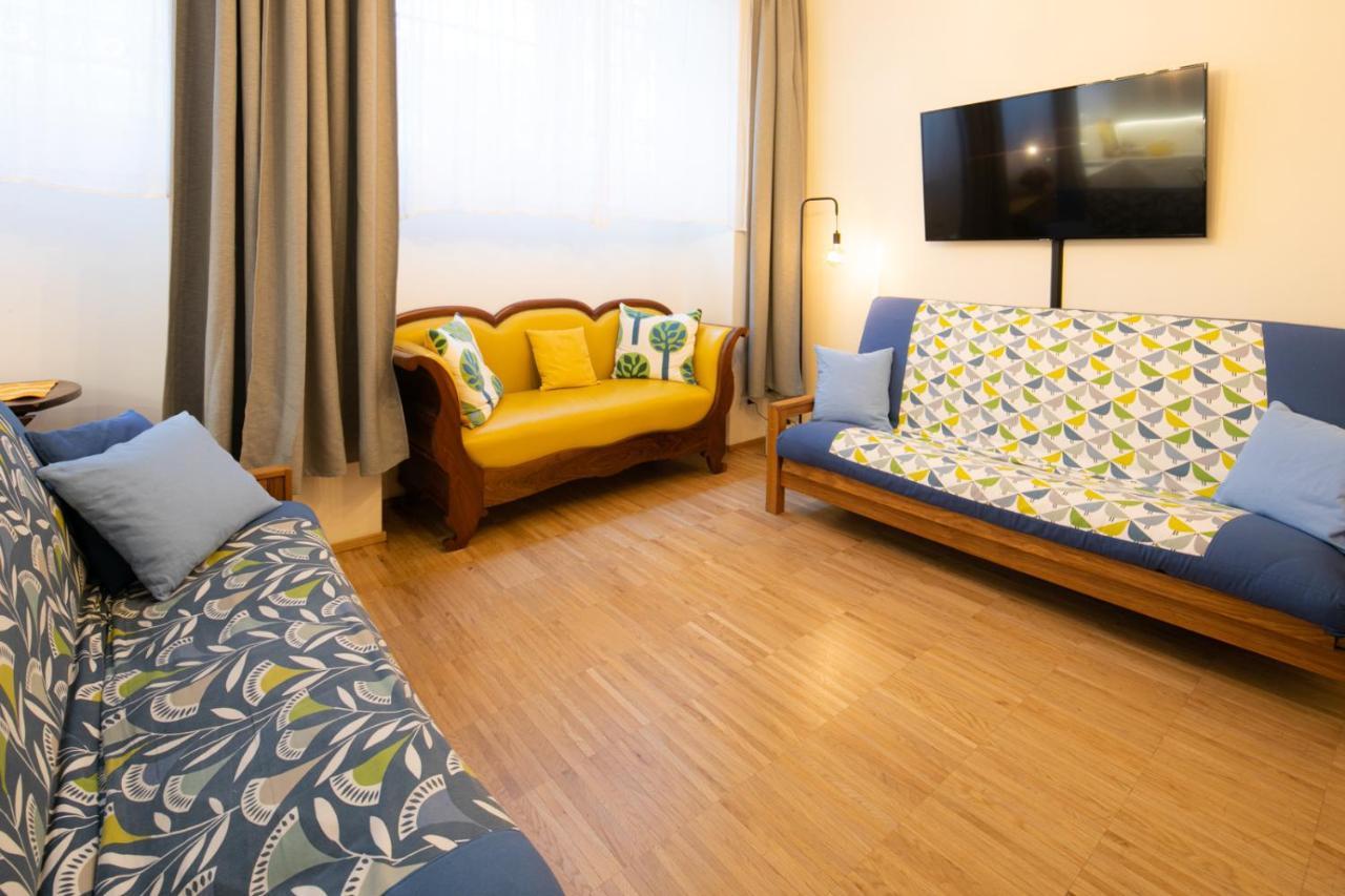 La Casa Colorata - Flats In Milan - Bocconiアパートメント エクステリア 写真