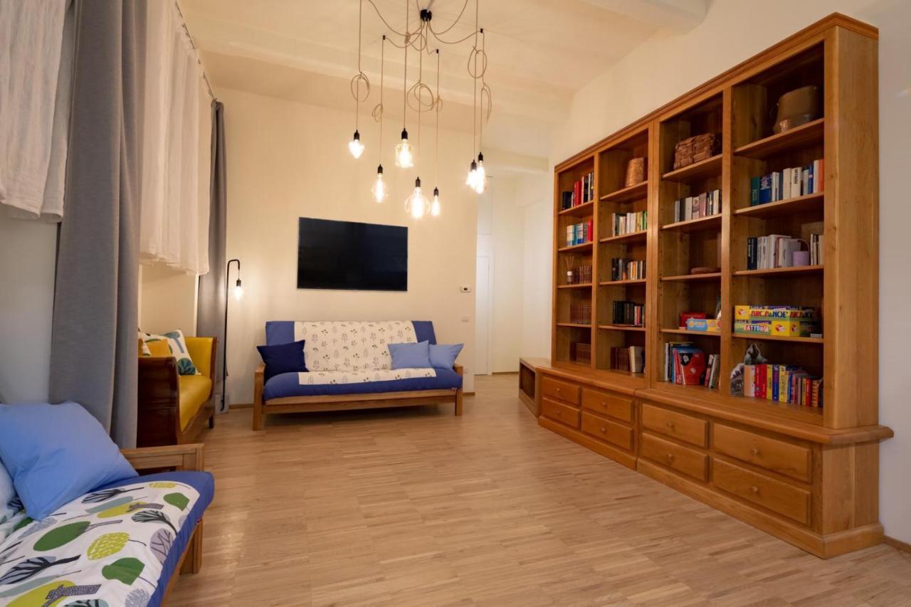 La Casa Colorata - Flats In Milan - Bocconiアパートメント エクステリア 写真