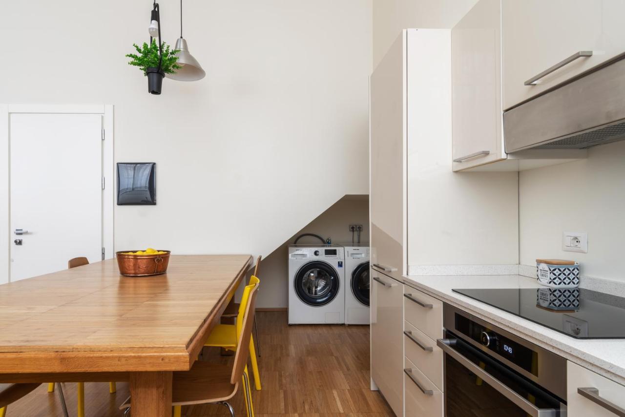La Casa Colorata - Flats In Milan - Bocconiアパートメント エクステリア 写真