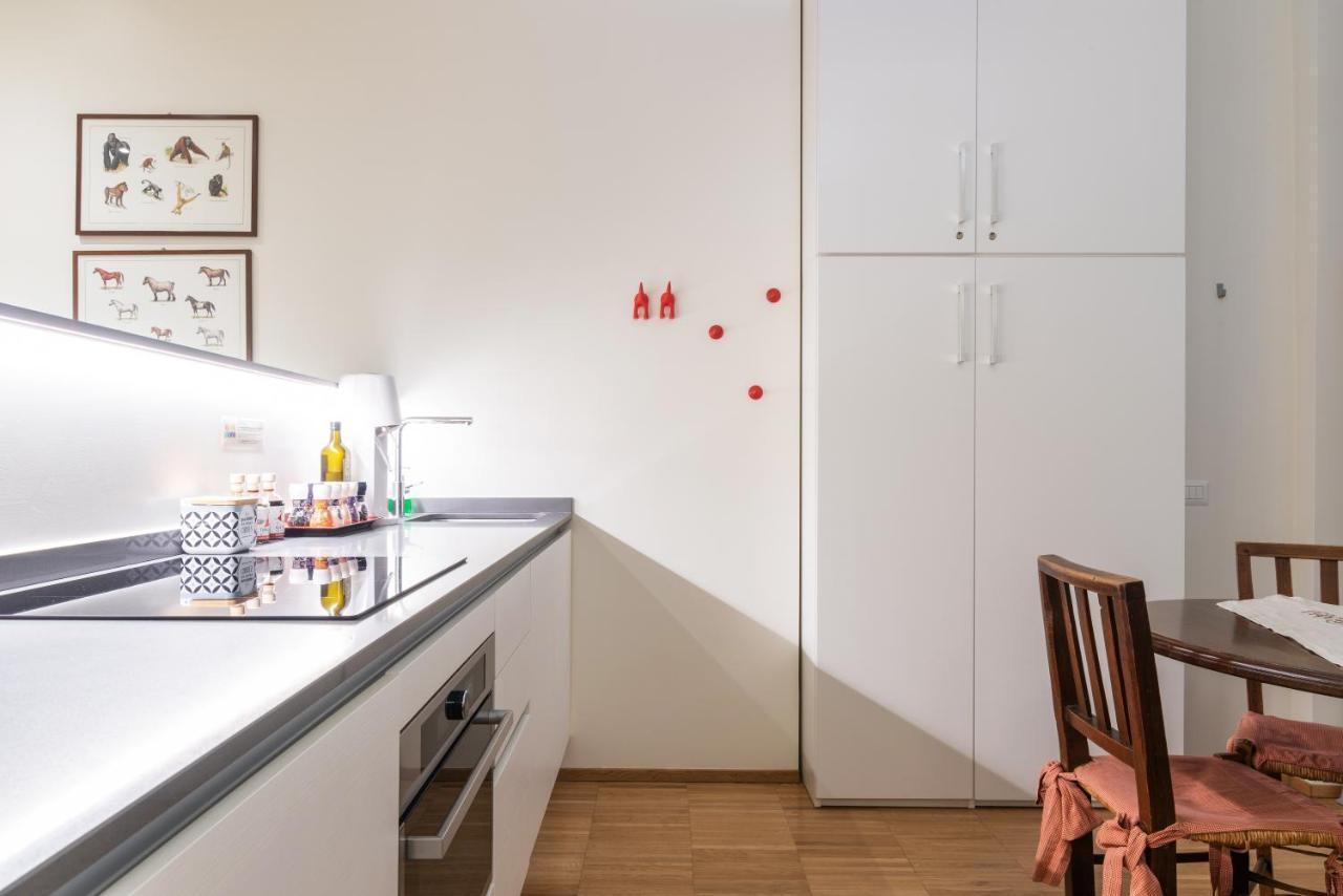 La Casa Colorata - Flats In Milan - Bocconiアパートメント エクステリア 写真