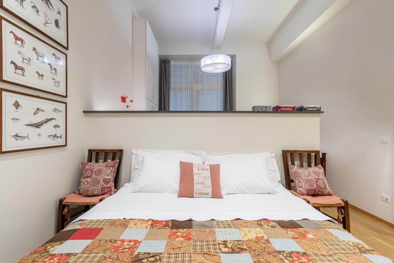 La Casa Colorata - Flats In Milan - Bocconiアパートメント エクステリア 写真