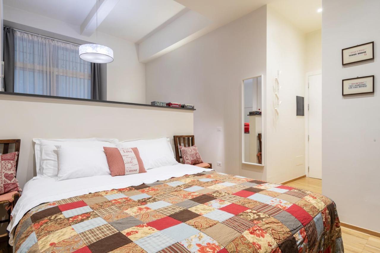 La Casa Colorata - Flats In Milan - Bocconiアパートメント エクステリア 写真