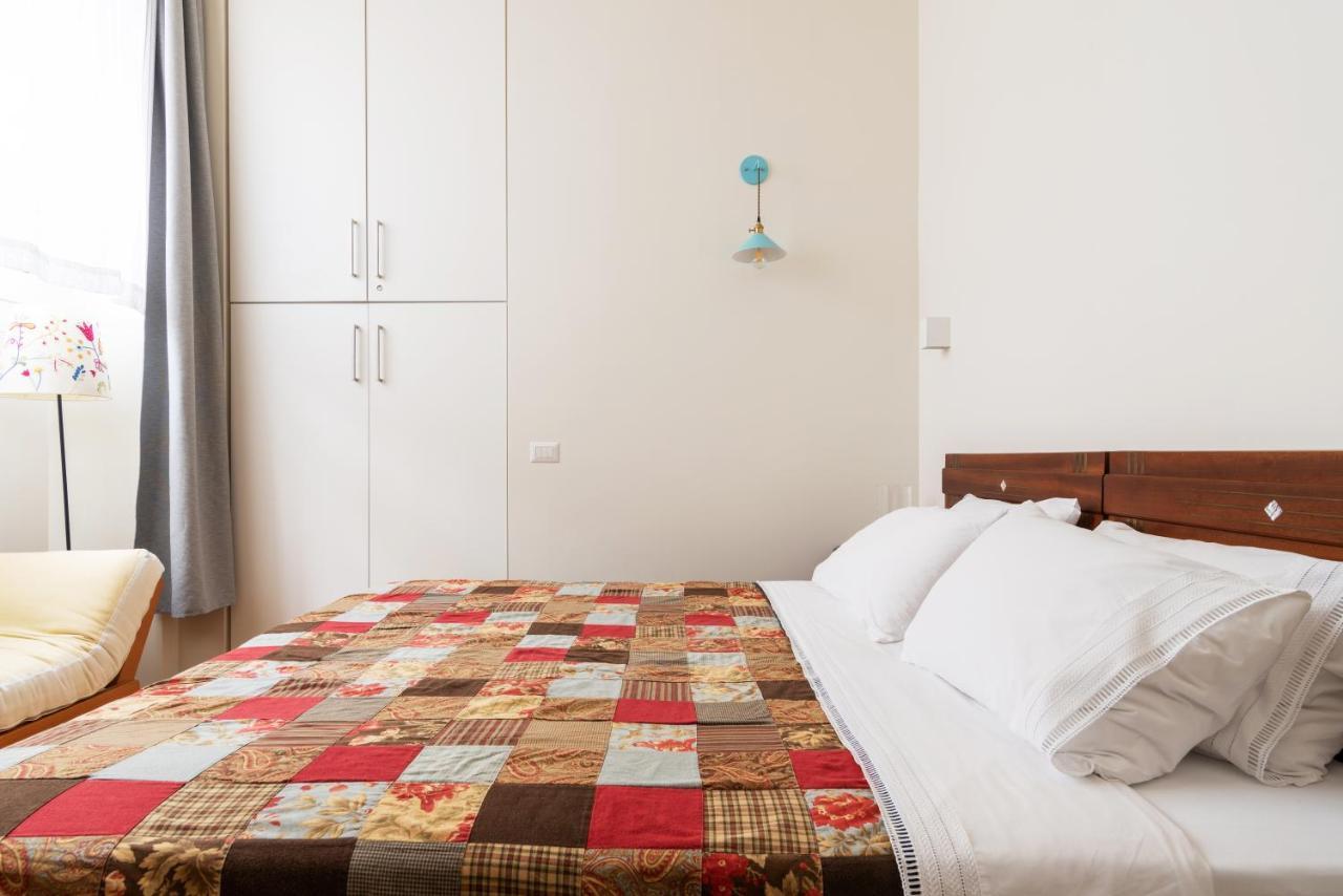 La Casa Colorata - Flats In Milan - Bocconiアパートメント エクステリア 写真